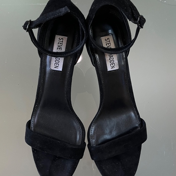 Steve Madden Ankle Strap Luxe Heeled Sandal Black Suede 7.5 PERFECT Condition - Picture 4 of 16